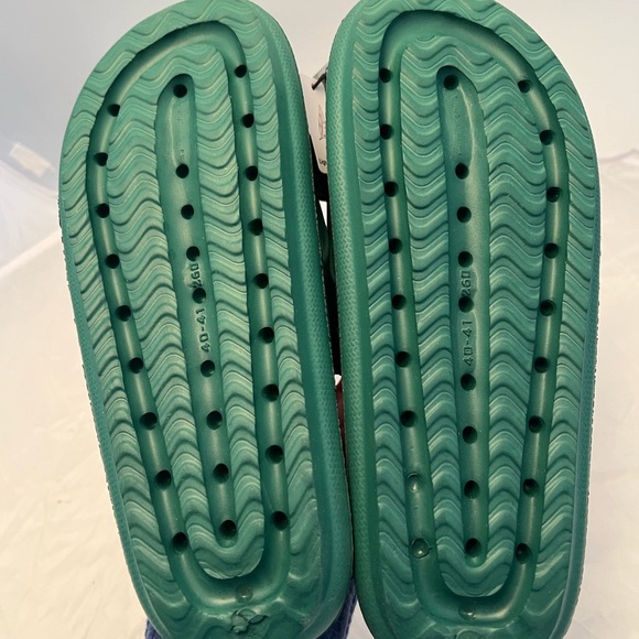 NWT. Ardene size 9/10 cloud slides - Picture 3 of 5